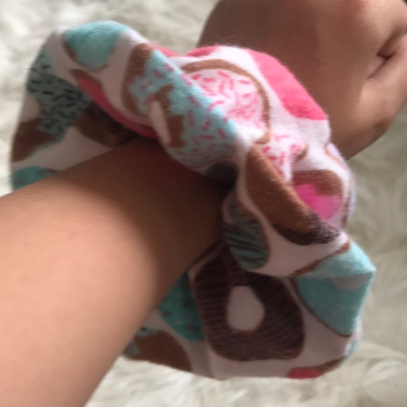 Jumbo Fleece Donut handmade scrunchie - Picture 2 of 2